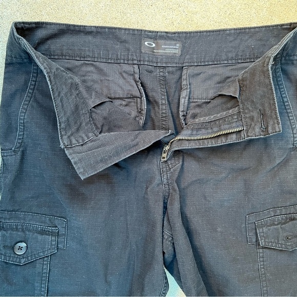 Men's Oakley Shorts Black Solid 32 Cargo Pocket Zip Beach Summer Flat Casual - Picture 3 of 11